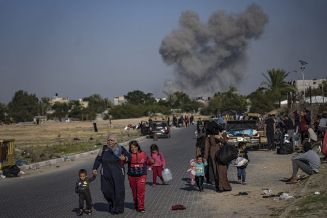 Europoslanci vyzvali na trvalé prímerie v Pásme Gazy, znepokojuje ich zhoršujúca sa humanitárna situácia
