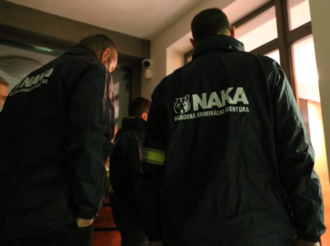 Ministerstvo vnútra doplatilo mzdy trom policajtom z NAKA, potvrdil ich právny zástupca Kubina