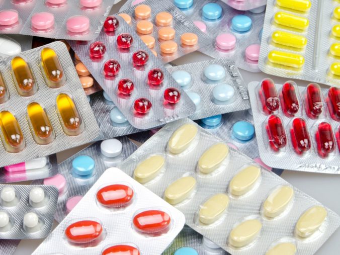 Predaj liekov mimo lekární má množstvo otvorených otázok, aj svoje riziká