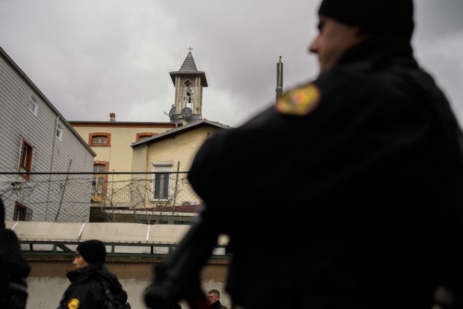 Rímskokatolícky kostol v Istanbule bol terčom útoku, pri ktorom bol zabitý jeden človek
