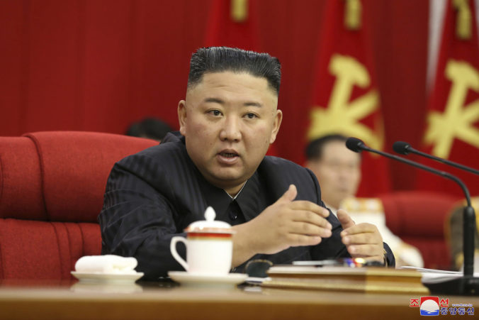 Severná Kórea vypálila niekoľko riadených striel, Kim Čong-un tak vystupňoval napätie s USA, Južnou Kóreou a Japonskom