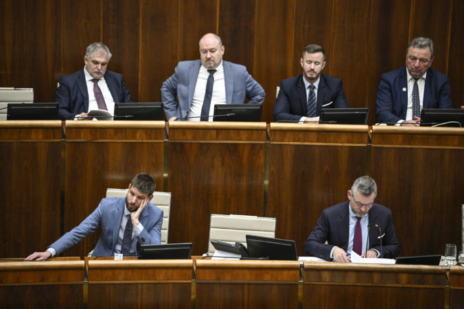 Odvolávanie bez prítomnosti ministerky Šimkovičovej by bolo neobvyklé, tvrdí Michelko