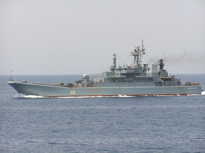 Ukrajinský útok dronmi zasiahol a údajne potopil v Čiernom mori ruskú výsadkovú loď Cézar Kunikov