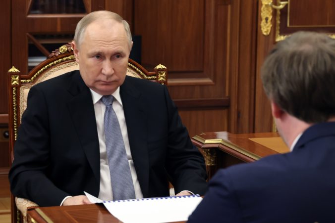 Putin by v Bielom dome uprednostnil Bidena, označil ho za „predvídateľnejšieho“