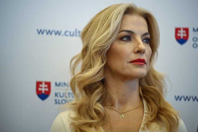 Šimkovičová zažila na pracovnej ceste šikanu a slovné útoky. Ministerstvo hovorí o mafiánskych praktikách a hanbe Slovákov