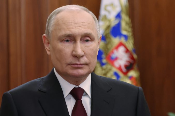 Kyjev tvrdí, že Kremeľ na okupovaných územiach Ukrajiny vytvára „voličov“ ruského prezidenta