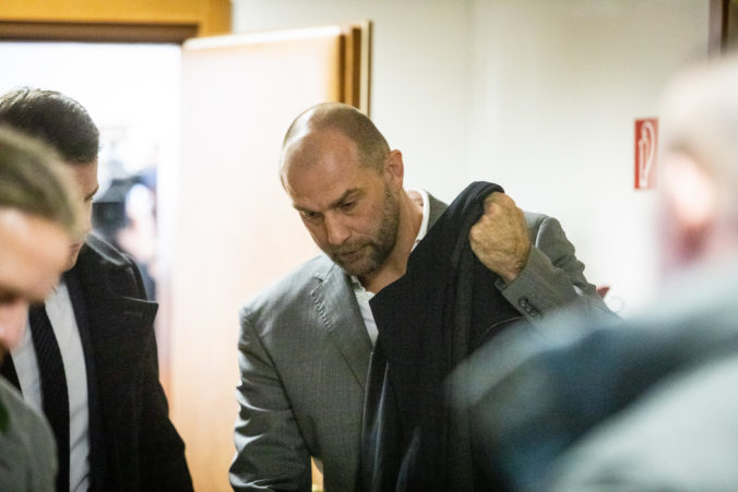Obžalovaný podnikateľ Bödör sa dostavil pred súd v kauze „Valčeky“, vinu odmietol (video)