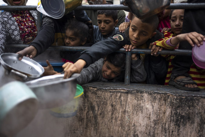 Drvivá väčšina malých detí v Pásme Gazy sa ocitla v potravinovej chudobe, čelia aj infekčným chorobám