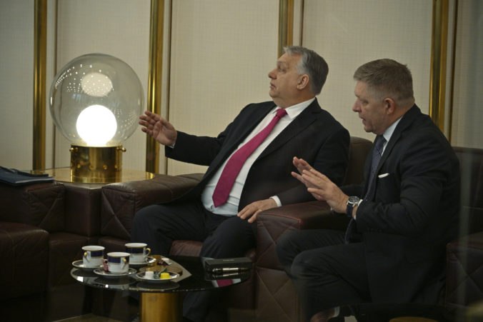 Aké mierové riešenie vojny na Ukrajine navrhuje Fico s Orbánom? Krajiny V4 sa nezhodli (video+foto)