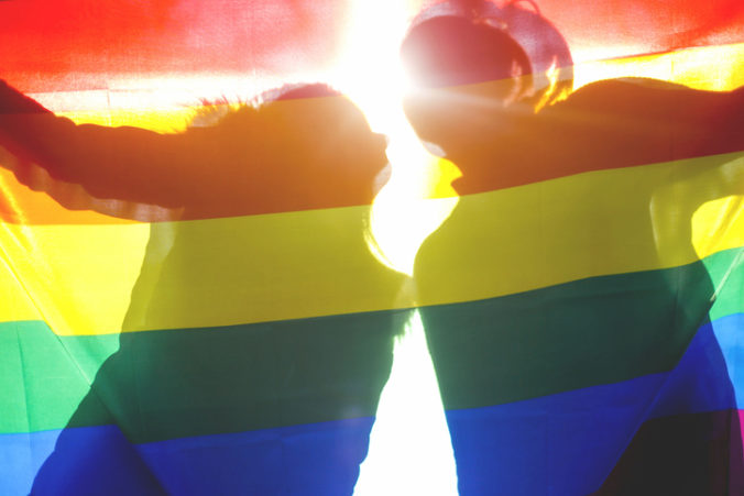 Česká poslanecká snemovňa schválila partnerstvá párov rovnakého pohlavia, sú ekvivalentom manželstva