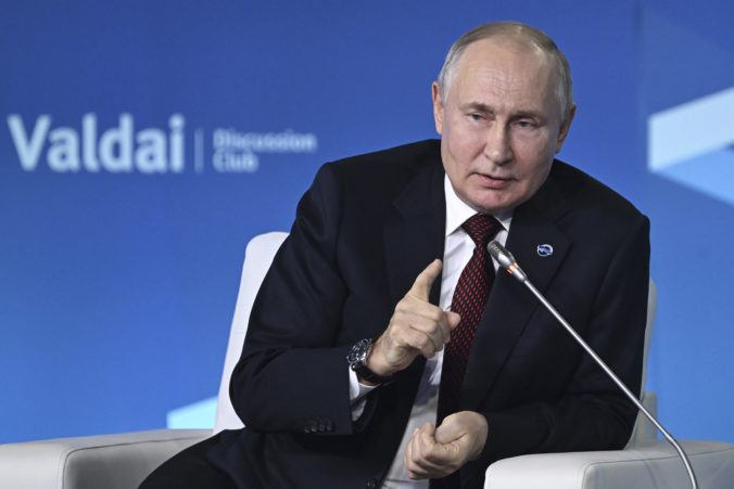 Putin varoval Západ pred vyslaním vojakov na Ukrajinu, krok by bol spojený s rizikom globálneho jadrového konfliktu