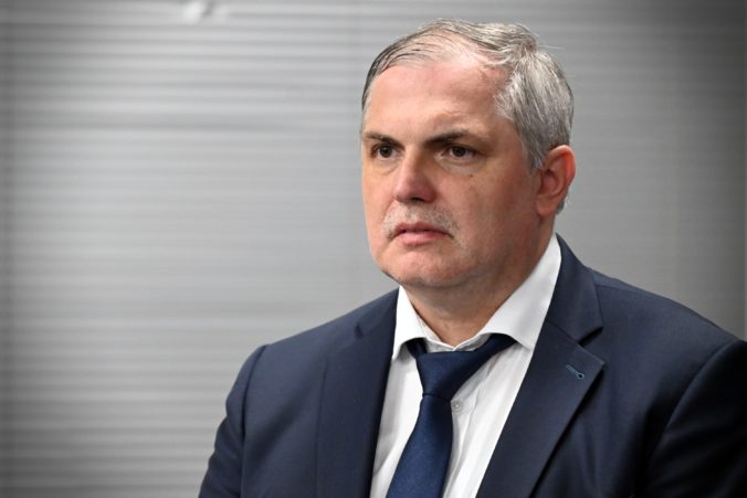 Vyšetrovateľ Čurilla žaluje poslanca Michelka, žiada 70-tisíc eur a ospravedlnenie