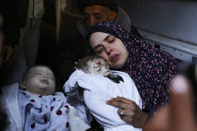 Hamas na ženách pácha sexuálne násilie i mučenie, v nemocniciach v Pásme Gazy umierajú deti od hladu