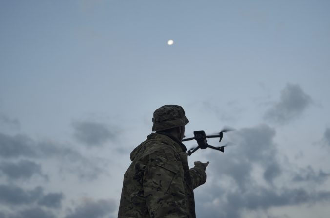 Ukrajina zostrelila všetkých 27 dronov, ktorými Moskva v noci zaútočila