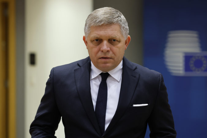 Fico avizuje preskúmanie trestnoprávnej zodpovednosti Lipšica a jeho podriadených na ÚŠP