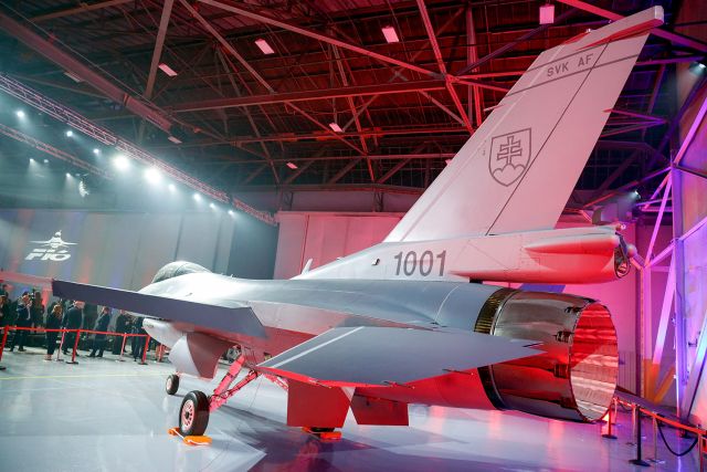 Slovensko potrebuje ďalšie stíhačky F-16, podľa Kaliňáka treba otvoriť nové rokovania s USA