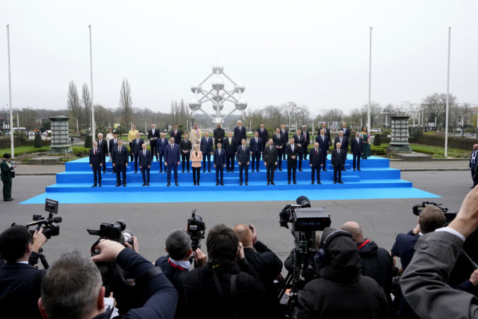V Bruseli sa začína samit Európskej únie, lídri sa budú venovať zbraniam pre Ukrajinu aj Blízky východ