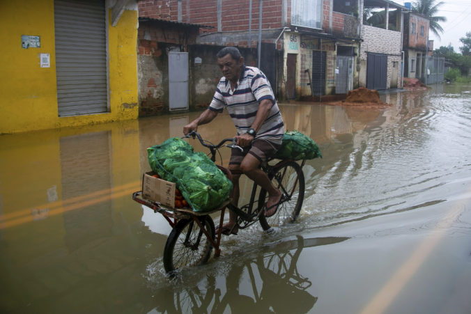 Silné dažde v Brazílii zapríčinili smrť najmenej 23 ľudí, tisícky museli opustiť svoje domovy
