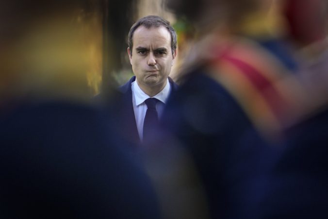 Francúzsky minister obrany sa prvýkrát od októbra 2022 zhováral so Šojguom, odsúdil pritom ruskú vojnu na Ukrajine
