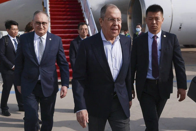 Lavrov sa plánuje stretnúť s čínskym ministrom zahraničia, majú riešiť otázky Ukrajiny a vzájomnej spolupráce