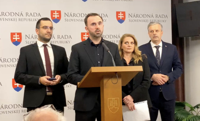 Progresívne Slovensko zvoláva mimoriadny výbor, chce riešiť aroganciu prezidenta finančnej správy Kissa (video)