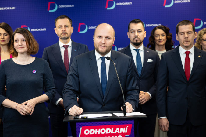 Kde je Šutaj Eštok? Demokrati sa pustili do ministra vnútra, pretože chýba na konferencii o ilegálnej migrácii (video+foto)