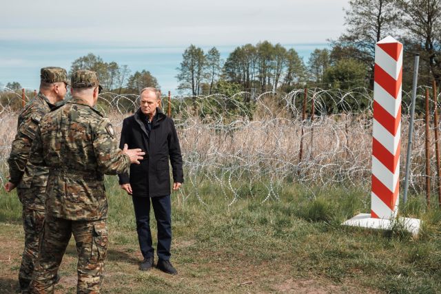 Tusk sľúbil posilnenie ochrany východných hraníc Poľska, Bielorusko obvinil zo zintenzívňovania hybridnej vojny