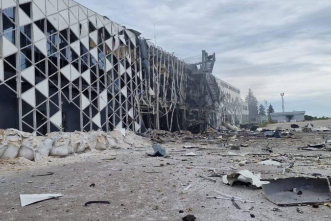 Ruská raketa Ch-59 zničila terminál letiska v meste Záporožie, cieľom bola civilná infraštruktúra (video+foto)
