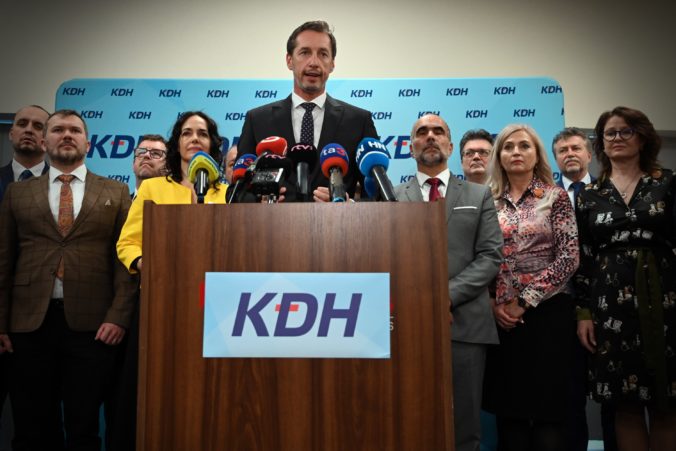 KDH vyzýva koalíciu na urýchlené zvolenie nového predsedu parlamentu. Je pripravené iniciovať mimoriadnu schôdzu (video)