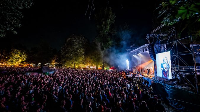 Festival Helfest 2024 zverejnil kompletný line-up. Oslava 25. narodenín kapely Heľenine Oči bude jedna veľká žúrka