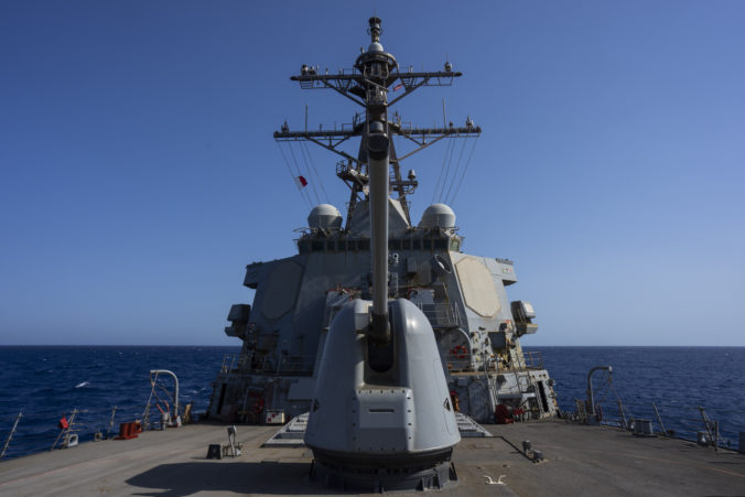 Američania zaútočili na radary jemenských povstalcov, aby neohrozovali komerčnú lodnú dopravu v Červenom mori