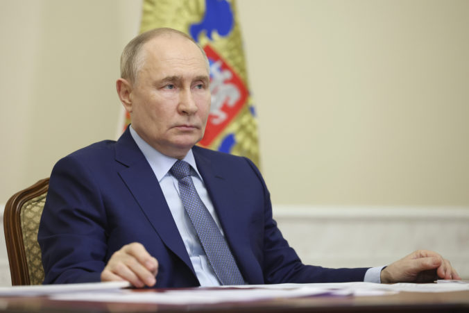 Putin odvolal štyroch námestníkov ministra obrany, na jedno miesto vymenoval svoju príbuznú