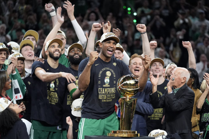 Tím Boston Celtics dominantným spôsobom zvládol piaty zápas, na konto si pripísal rekordný 18. titul (video)