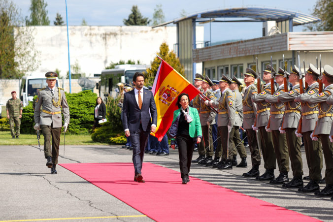 Vojaci NATO na Slovensku majú nové velenie. Čechov vystriedali Španieli