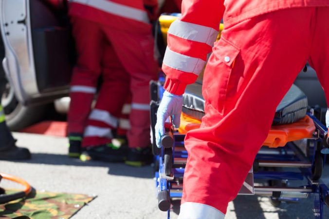 V Ľubochnianskej doline sa stala tragická nehoda, v prevrátenom vozidle zahynul jeden človek