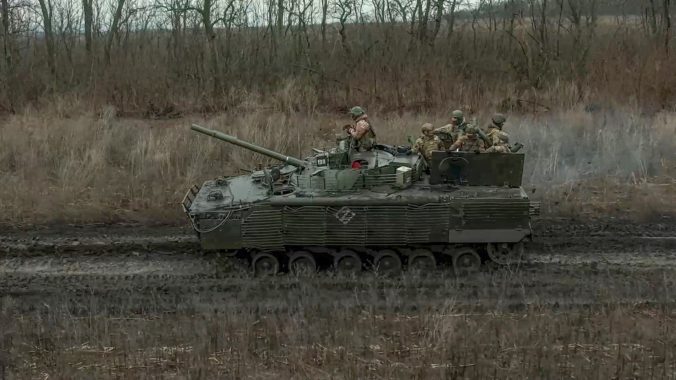Ukrajinci priblížili najnovšie straty Rusov, prišli o vyše tisíc vojakov aj dva tanky