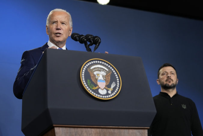 Biden oznámil ďalší balík pomoci Ukrajine, obsahovať bude aj systém Patriot. Zelenskyj to označil za „silné správy“