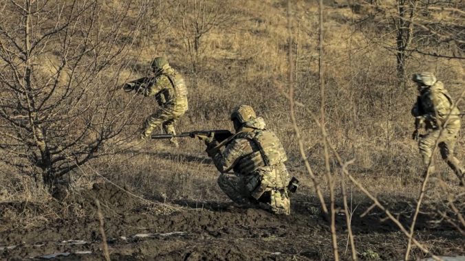Ruská armáda prišla už o viac než 559 tisíc vojakov, Ukrajinci priblížili aj straty na technike