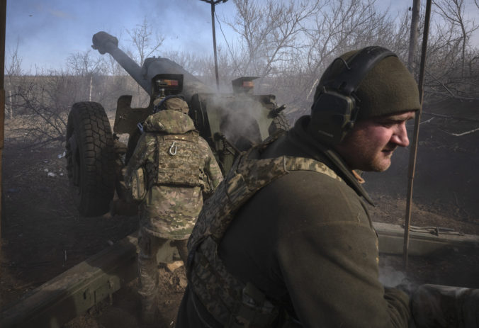 Rusi stratili ďalších viac ako 1 100 vojakov, prišli aj o desiatky delostreleckých systémov