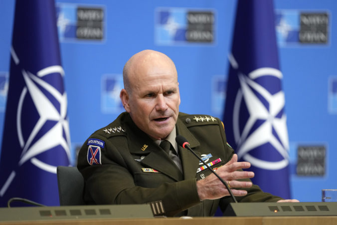 Ukrajinci majú skvelú stratégiu, podľa amerického generála Cavoliho by si svet nemal robiť ilúzie o konci vojny