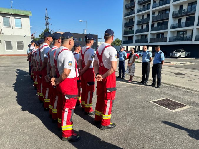 Slovenskí hasiči odišli pomáhať do Francúzska, nasadia ich ako prevenciu v prípade lesných požiarov (foto)