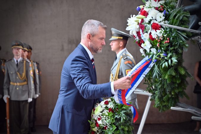 Prezident Pellegrini: SNP nás zjednotilo ako národ, dnes spoločnosť rozdeľuje nenávisť (video+foto)