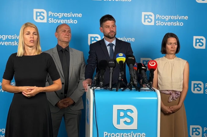 Vyšetrovanie atentátu na premiéra Fica je netransparentné, podľa Šimečku je poznačené únikmi informácií (video)