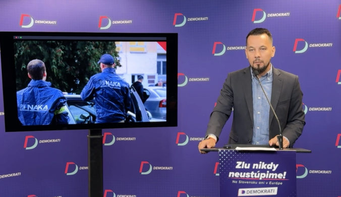 Solák je figový list Šutaja Eštoka a Fica. Šeliga má zoznam policajtov, ktorí boli po zrušení NAKA preradení mimo svojho bydliska (video) Solák je figový list Šutaja Eštoka a Fica. Šeliga má zoznam policajtov, ktorí boli po zrušení NAKA preradení mimo svojho bydliska (video)