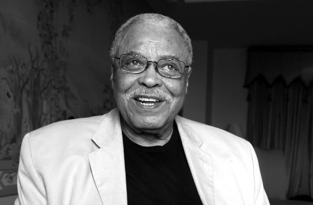 Zomrel americký herec James Earl Jones, svoj hlas dal Darth Vaderovi z Hviezdnych vojen