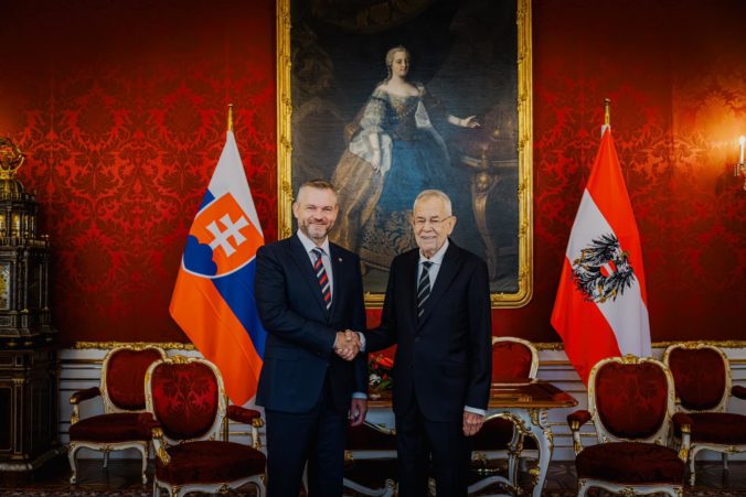 Pellegrini navštívil Van der Bellena v Rakúsku, ocenili dobré susedské vzťahy a venovali sa aj aktuálnej situácii v Európskej únii (foto+video)