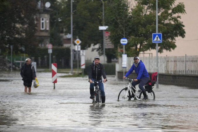 Počet obetí záplav v strednej Európe stúpol na šestnásť. Nové obete ohlásilo Poľsko, Česko a Rumunsko