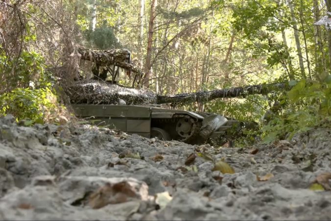 Rusi sa zmocnili opusteného ukrajinského mesta Vuhledar, zverejňujú fotografie ruských vlajok