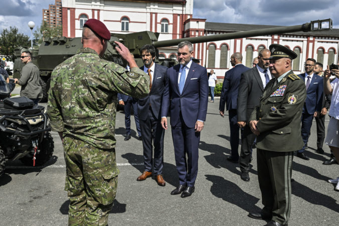 Výdavky na obranu Slovenska stúpnu, viac prostriedkov pôjde na výzbroj aj techniku