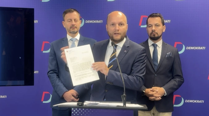 Ministerstvo obrany podľa Naďa utajilo údaje o kompenzáciách za vojenskú pomoc Ukrajine. Slovensko malo dostať viac, než darovalo